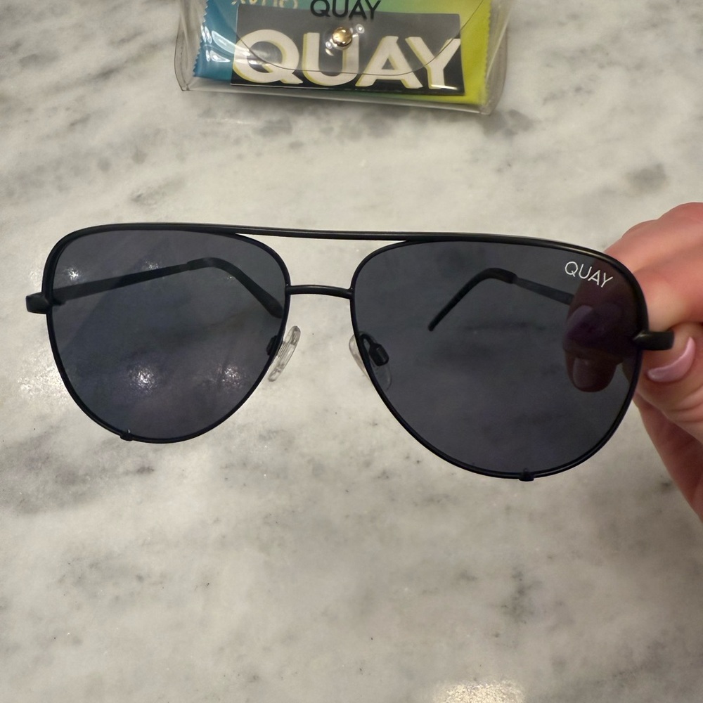 Quay Australia Black Sunglasses - Picture 5 of 5